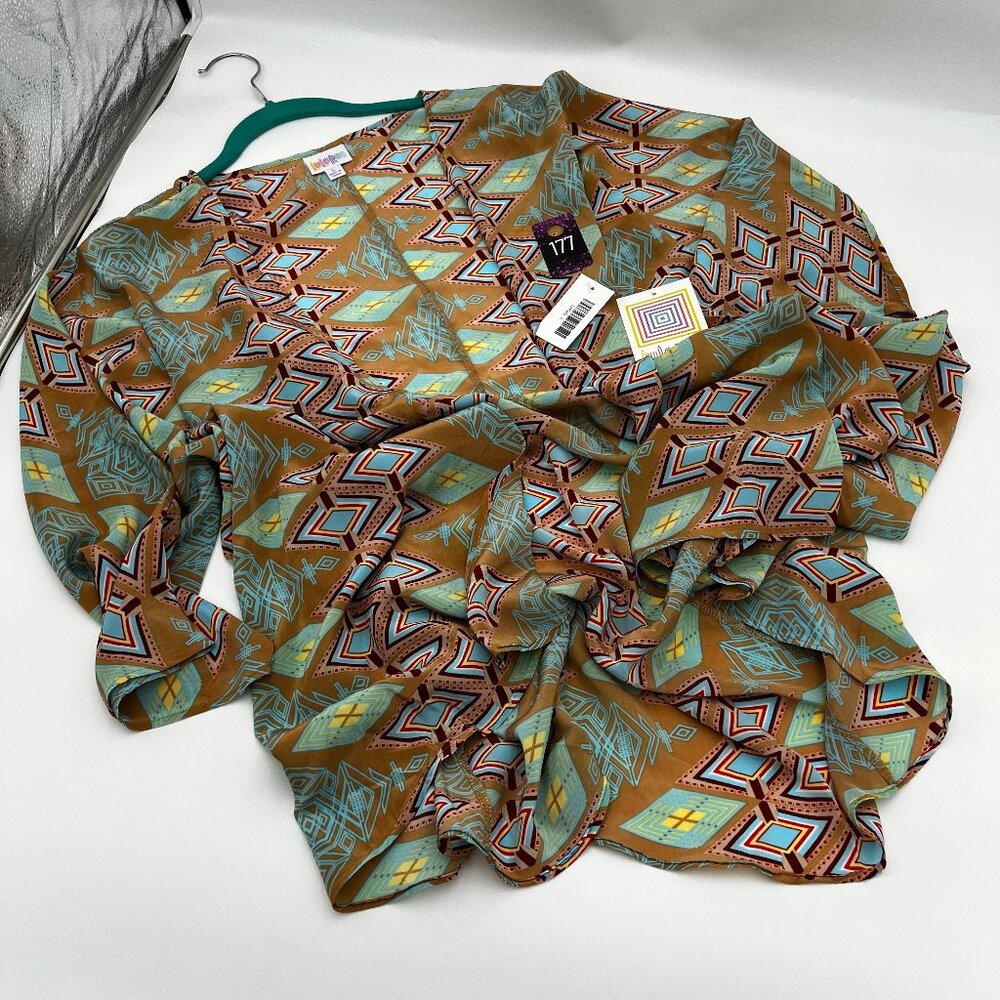 New With Tags LuLaRoe Lindsay kimono styled cardigan in large (18-22)